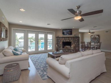 ANNA MARIA MONTHLY RENTAL ON A CANAL WITH POOL